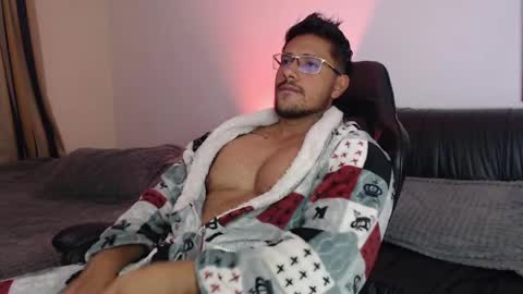 AARON online show from 4, 6, 2026