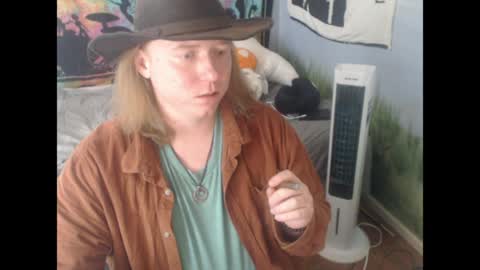 mr_strawberry online show from 28, 3, 2026