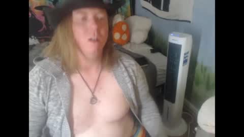 mr_strawberry online show from 16, 4, 2026