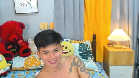 Snapshot of mr_swe3t0oth chatting on 9, 3, 2025 KYLE online show from 9, 3, 2025