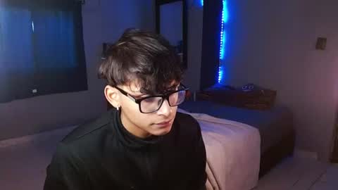 Snapshot of mr_yisuz chatting on 26, 6, 2026 yisuz online show from 26, 6, 2026