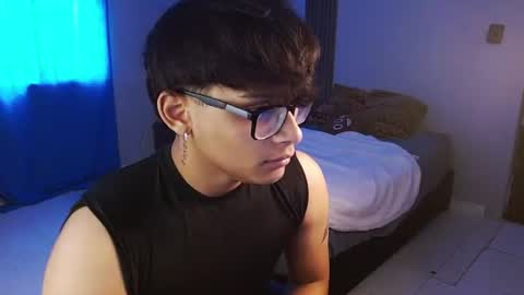 Snapshot of mr_yisuz chatting on 5, 7, 2026 yisuz online show from 5, 7, 2026