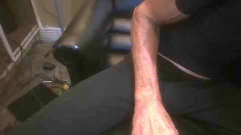 Snapshot of mrbiggirth69 chatting on 9, 10, 2025 mrbiggirth69 online show from 9, 10, 2025