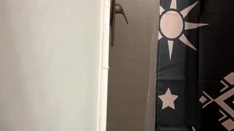 mreric_210 online show from 9, 9, 2025