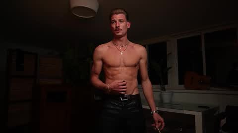 Mr Long online show from 28, 11, 2025