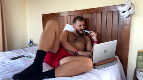 Max online show from 10, 4, 2026