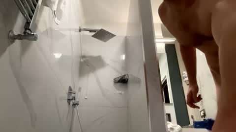 Snapshot of mrmaxxxi chatting on 5, 10, 2025 mrmaxxxi online show from 5, 10, 2025