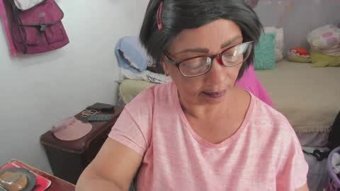 mrs_mommy online show from 7, 4, 2026