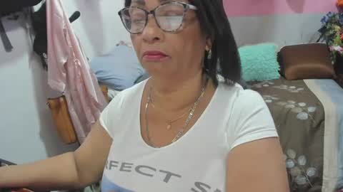 Snapshot of mrs_mommy chatting on 16, 6, 2026 mrs_mommy online show from 16, 6, 2026