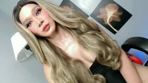 Snapshot of ms_chloe28 chatting on 28, 5, 2026 chloe online show from 28, 5, 2026
