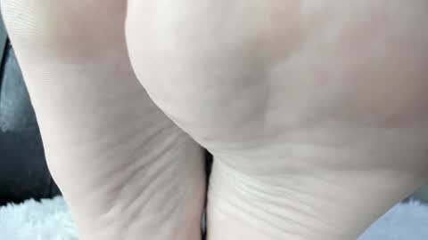 Snapshot of ms_enigma chatting on 14, 1, 2025 Goddess. Miss. Lady. Queen. Madam Milady online show from 14, 1, 2025