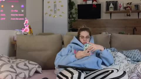 Snapshot of ms_foryou chatting on 17, 1, 2025 Ms ForYOU online show from 17, 1, 2025