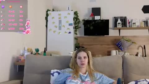 Snapshot of ms_foryou chatting on 8, 3, 2025 Ms ForYOU online show from 8, 3, 2025