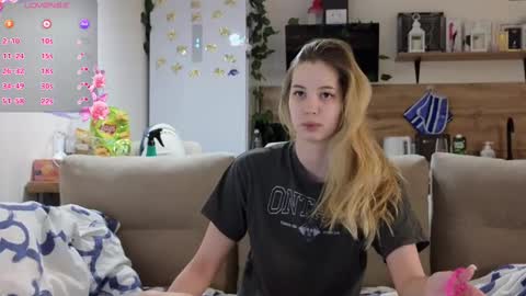 Snapshot of ms_foryou chatting on 9, 3, 2025 Ms ForYOU online show from 9, 3, 2025