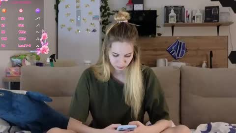 Snapshot of ms_foryou chatting on 12, 3, 2025 Ms ForYOU online show from 12, 3, 2025