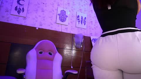 Manuela  online show from 28, 1, 2025