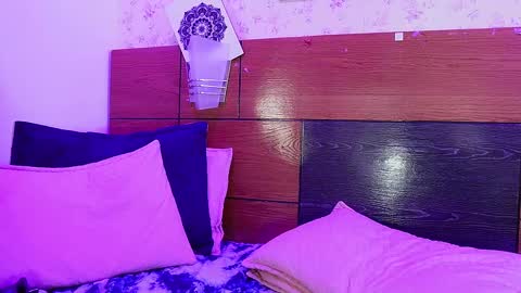 Manuela  online show from 21, 2, 2025