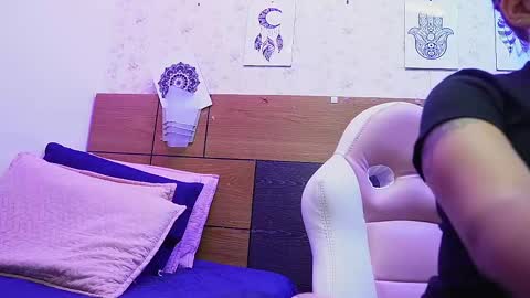 Manuela  online show from 23, 2, 2025