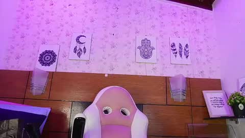 Manuela  online show from 7, 3, 2025