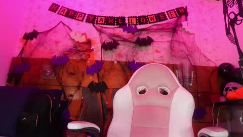 Manuela  online show from 16, 10, 2025