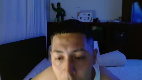 Snapshot of muscle_cock32 chatting on 5, 7, 2026 David Big online show from 5, 7, 2026