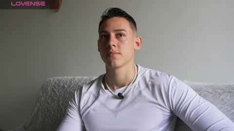 Snapshot of muscle_king_cum chatting on 16, 7, 2026 muscle_king_cum online show from 16, 7, 2026