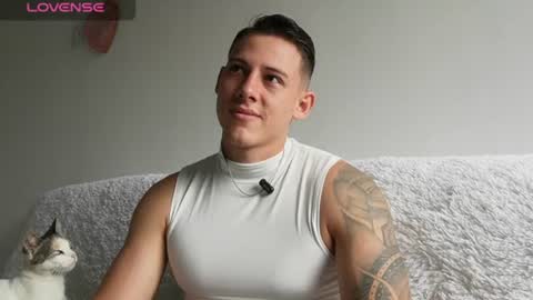 Snapshot of muscle_king_cum chatting on 24, 7, 2026 muscle_king_cum online show from 24, 7, 2026