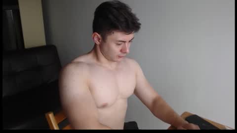 Snapshot of muscledoctor24 chatting on 27, 9, 2025 Everet online show from 27, 9, 2025