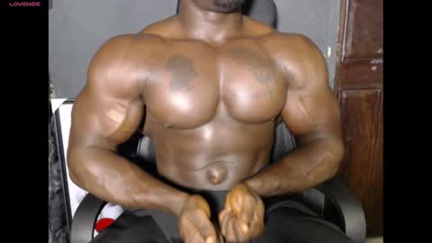 Snapshot of musclegodsammy23 chatting on 14, 1, 2025 musclegod23 online show from 14, 1, 2025