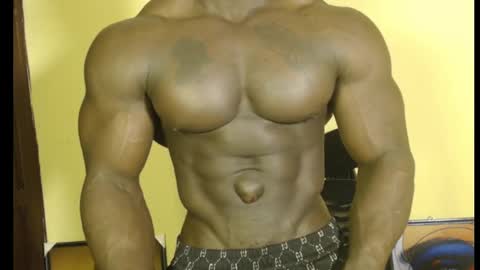 Snapshot of musclegodsammy23 chatting on 25, 2, 2025 musclegod23 online show from 25, 2, 2025
