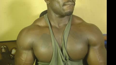 Snapshot of musclegodsammy23 chatting on 5, 3, 2025 musclegod23 online show from 5, 3, 2025