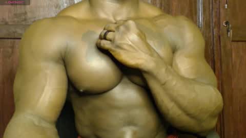 Snapshot of musclegodsammy23 chatting on 10, 9, 2025 musclegod23 online show from 10, 9, 2025