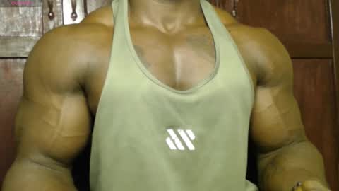 Snapshot of musclegodsammy23 chatting on 17, 9, 2025 musclegod23 online show from 17, 9, 2025