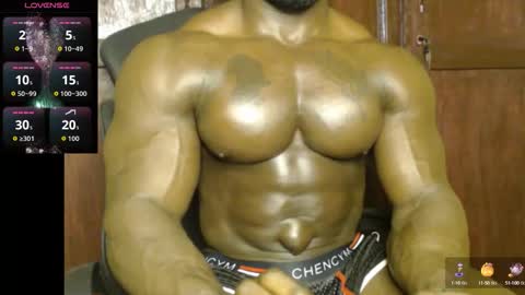 Snapshot of musclegodsammy23 chatting on 26, 9, 2025 musclegod23 online show from 26, 9, 2025