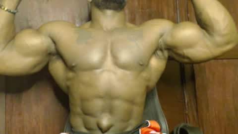 Snapshot of musclegodsammy23 chatting on 28, 9, 2025 musclegod23 online show from 28, 9, 2025