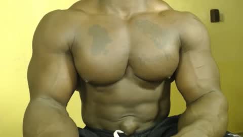 Snapshot of musclegodsammy23 chatting on 17, 10, 2025 musclegod23 online show from 17, 10, 2025