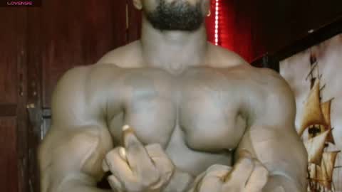musclegod23 online show from 16, 5, 2026