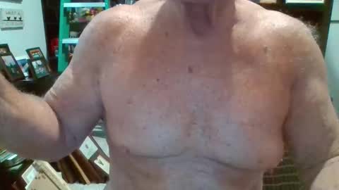 Snapshot of musclesandlittledick chatting on 31, 3, 2026 musclesandlittledick online show from 31, 3, 2026