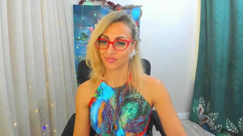 Snapshot of museofstage chatting on 11, 12, 2024 Diana online show from 11, 12, 2024