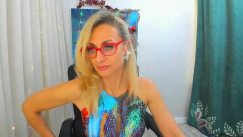 Snapshot of museofstage chatting on 11, 12, 2024 Diana online show from 11, 12, 2024