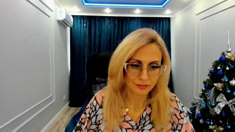 Snapshot of museofstage chatting on 26, 12, 2024 Diana online show from 26, 12, 2024
