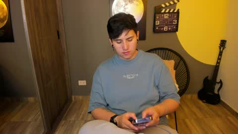 Snapshot of musicayluna chatting on 13, 5, 2026 VALENTINA Luna online show from 13, 5, 2026