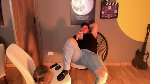 Snapshot of musicayluna chatting on 15, 5, 2026 VALENTINA Luna online show from 15, 5, 2026
