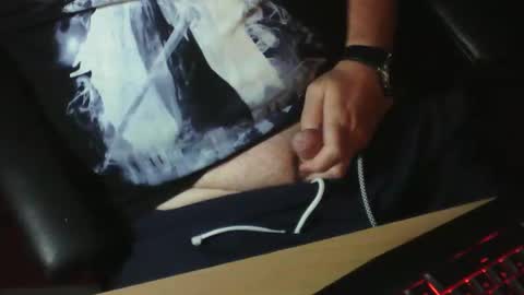 Snapshot of muso44 chatting on 5, 1, 2025 Muso online show from 5, 1, 2025