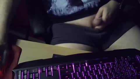 Snapshot of muso44 chatting on 15, 11, 2025 Muso online show from 15, 11, 2025