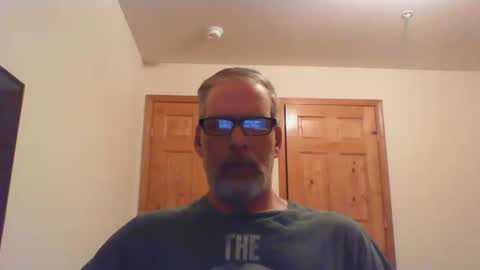 Snapshot of mustang_daddy chatting on 4, 2, 2025 307MountainMan online show from 4, 2, 2025