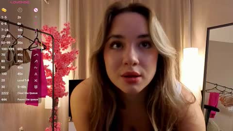 Snapshot of mustical_muse chatting on 5, 10, 2025 Nika online show from 5, 10, 2025