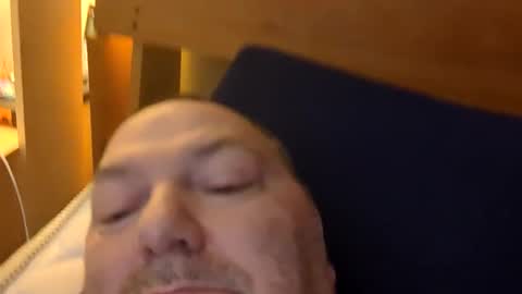 mutualmasturbatorman online show from 18, 1, 2026