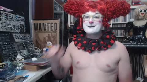 Snapshot of muziknerd chatting on 26, 6, 2026 Muziknerd online show from 26, 6, 2026
