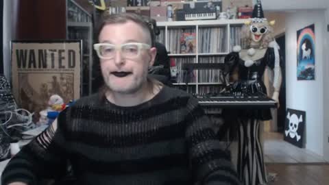 Snapshot of muziknerd chatting on 16, 7, 2026 Muziknerd online show from 16, 7, 2026